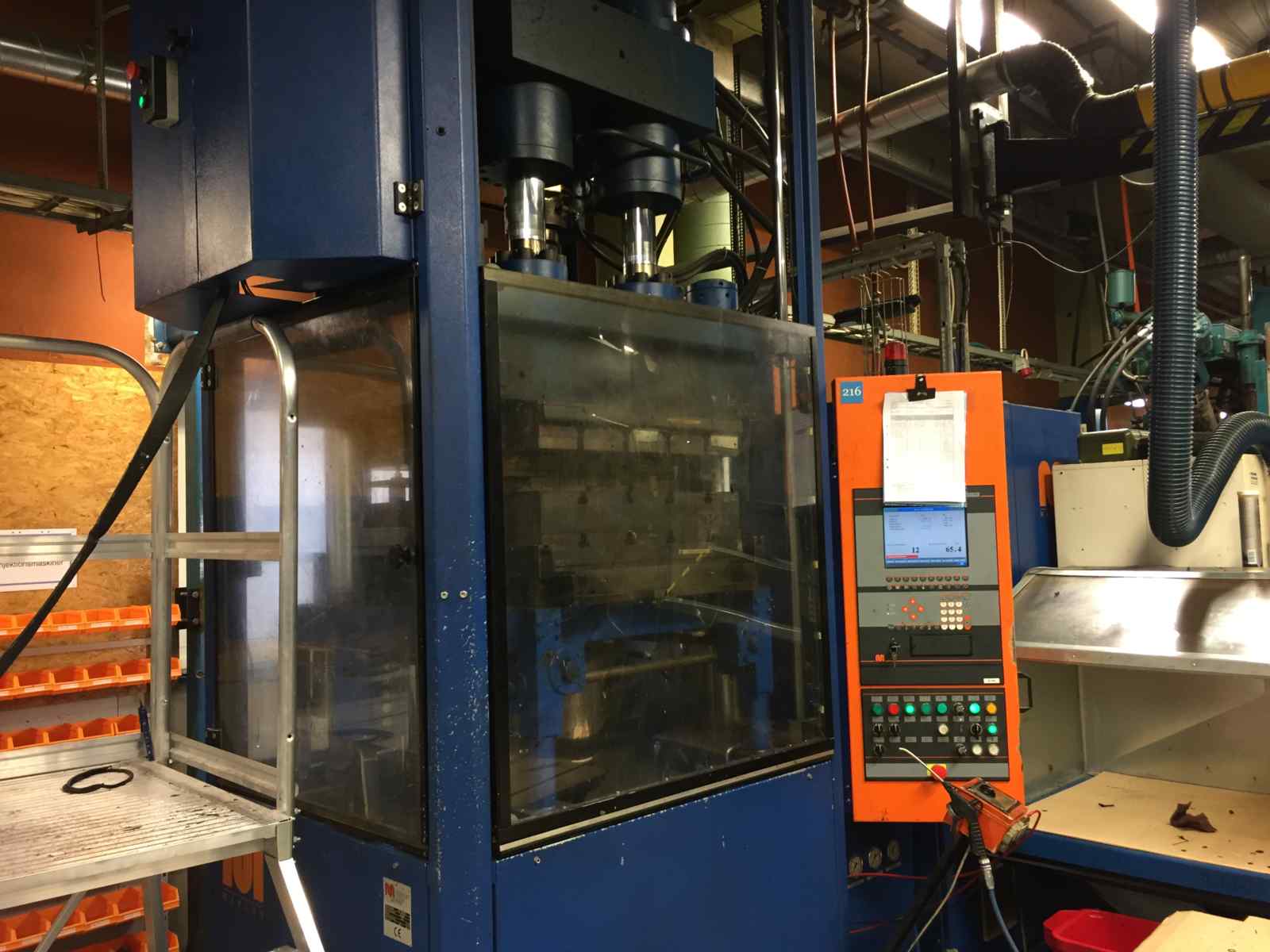 Injektionsmaskin Maplan. SBR. Maplan machine for injection of SBR.